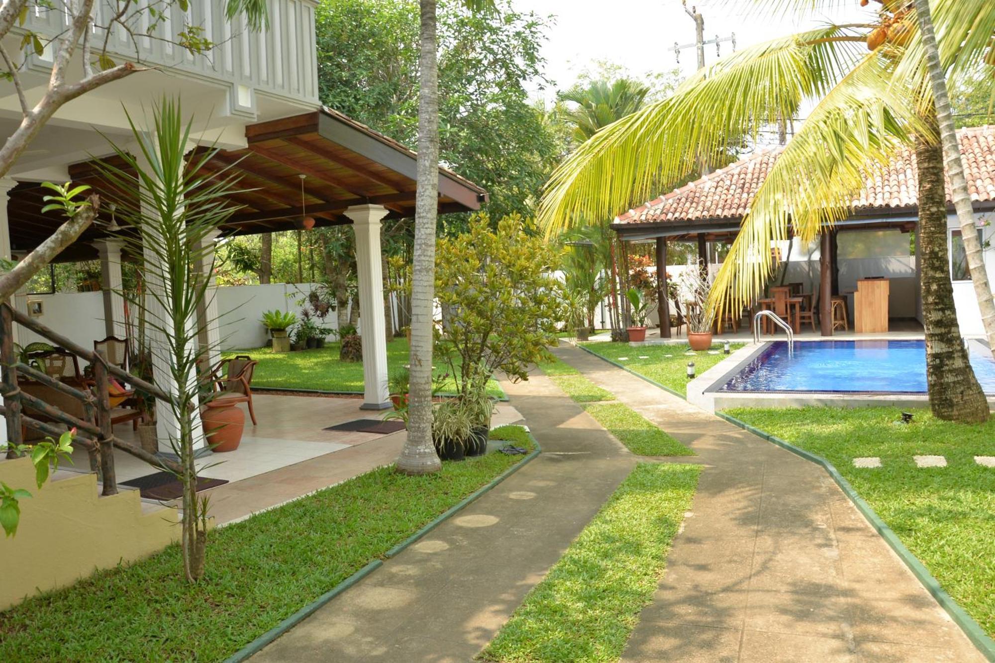Surf Villa Hikkaduwa Exterior photo