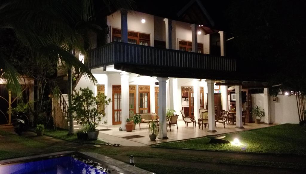 Surf Villa Hikkaduwa Exterior photo