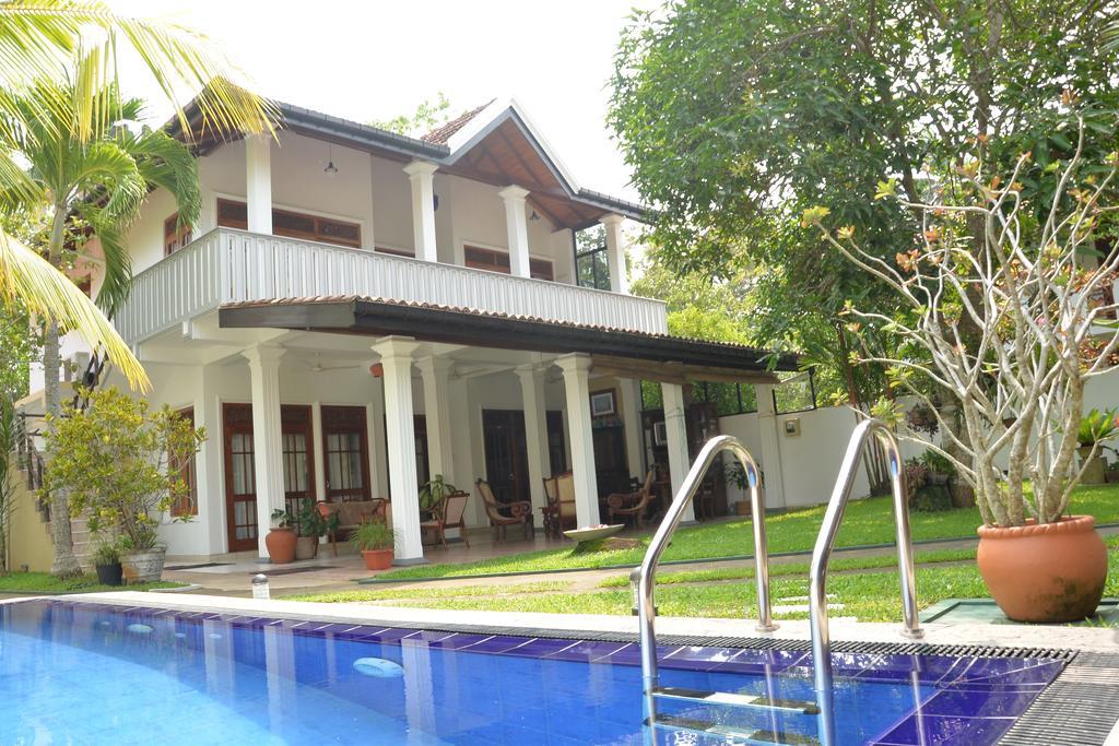 Surf Villa Hikkaduwa Exterior photo