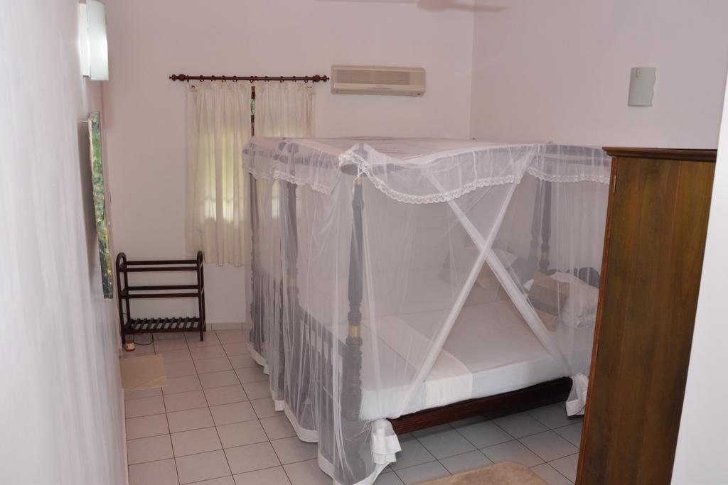 Surf Villa Hikkaduwa Exterior photo