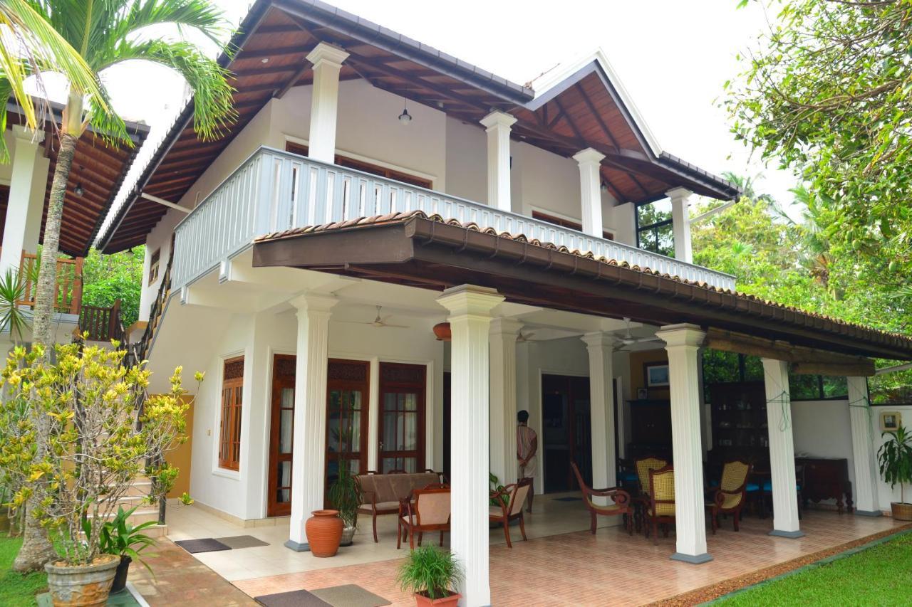 Surf Villa Hikkaduwa Exterior photo