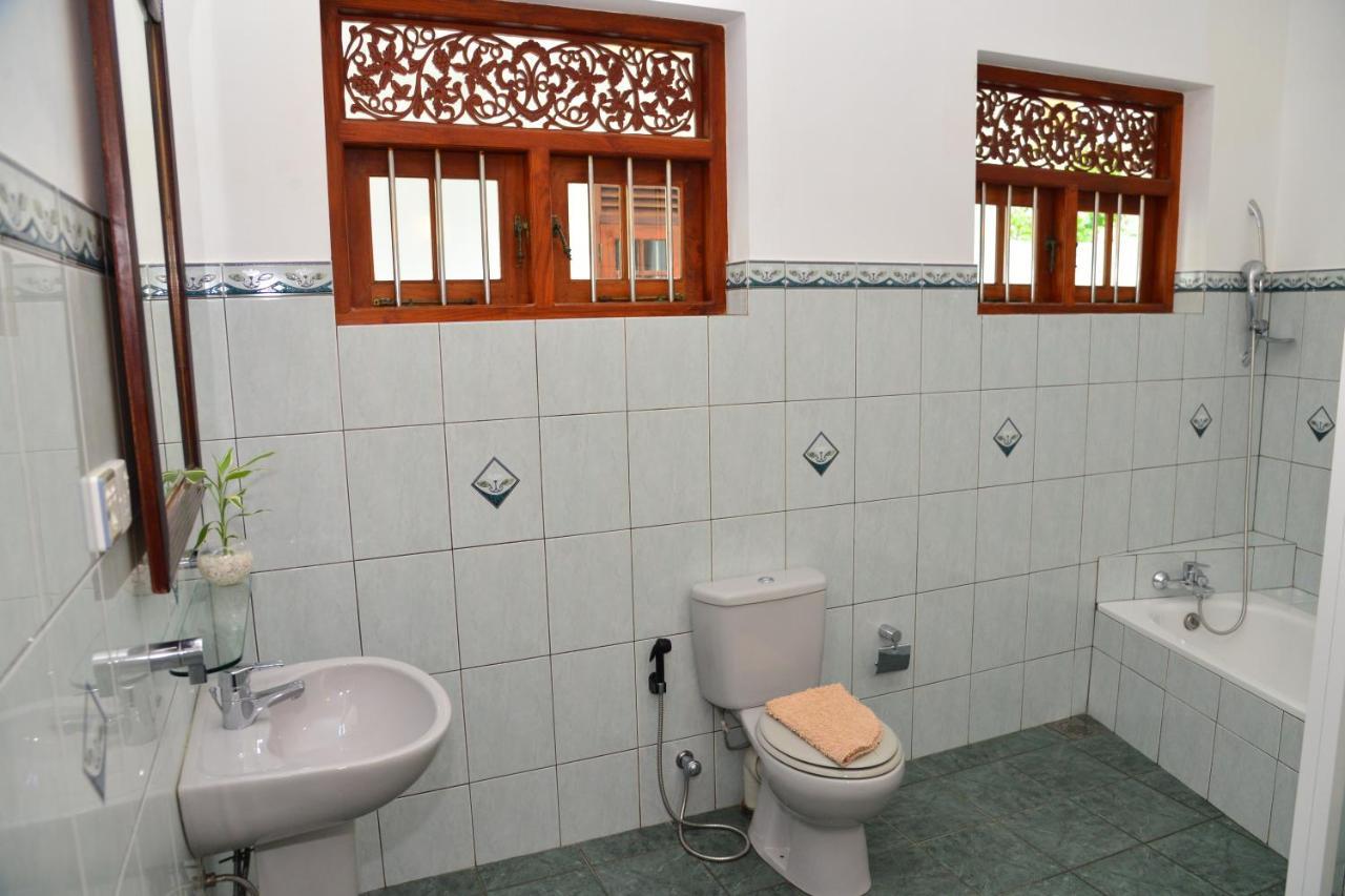 Surf Villa Hikkaduwa Exterior photo