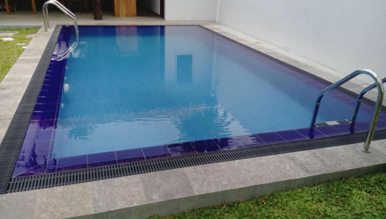Surf Villa Hikkaduwa Exterior photo